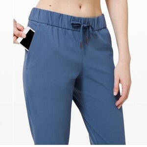 Lululemon On the Fly 7/8 Pant 27"